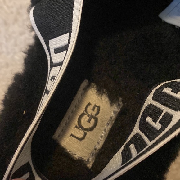 Women’s Black Open Toe Fuzzy Ugg Slippers - Picture 2 of 6